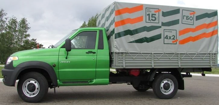 سيارة UAZ 236031-121-20 ذات الدفع الخلفي