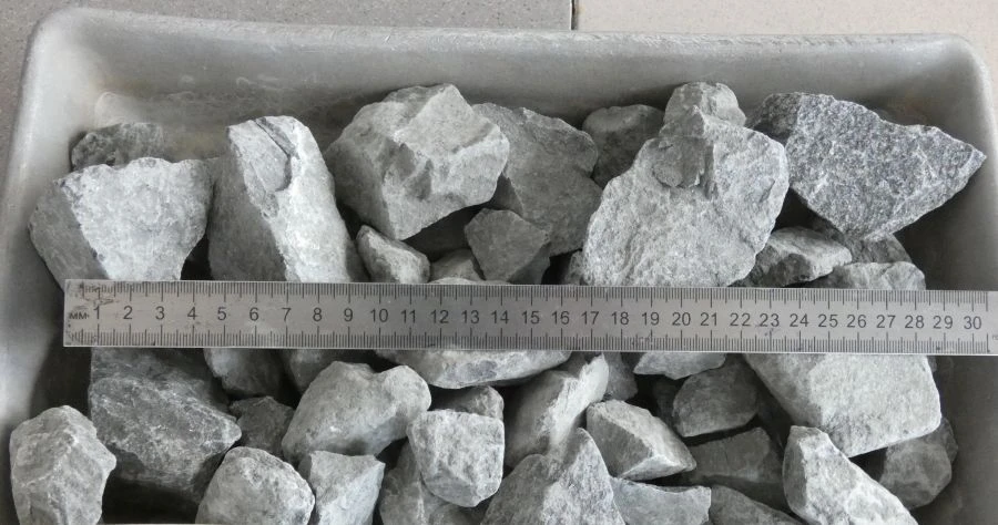 حجر مكسر لطبقة البالاست للسكك الحديدية الفئة II 25-60 مم من الصخور المتحولة - الأمفيبوليت