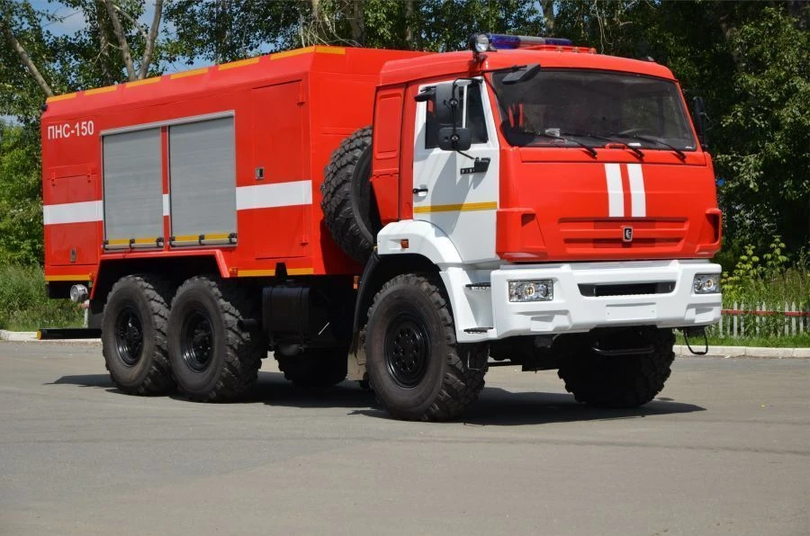 محطة ضخ الحريق PNS-150، نموذج 58815K43118 على شاسية كاما 5350-D5
