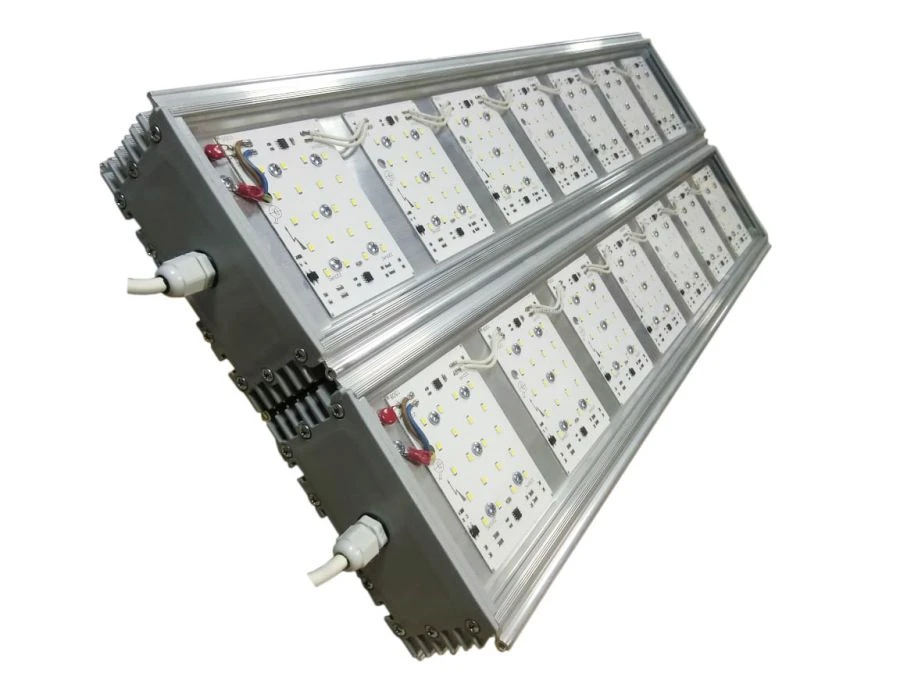 إضاءة LED صناعية تيترا لوكس TLP 240 واط 32400 لومن