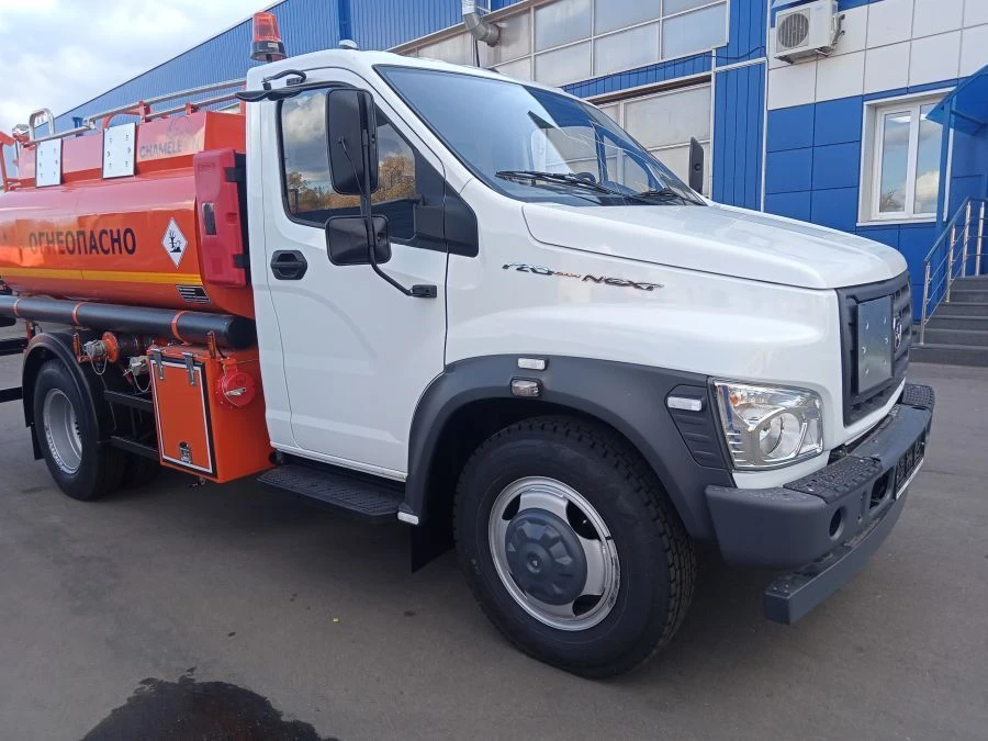 صهريج وقود مع وحدة توزيع الوقود ATZ-4.9 (4693A1) على هيكل GAZ-C41R11