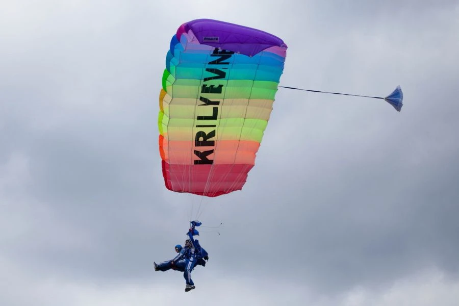 Spirit Tandem Parachute System (320, 340, 380, 400)