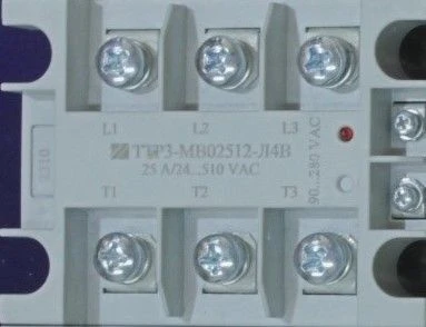 رلي ثلاثي القنوات للحالة الصلبة AC 2 TTR3-MB02512-L4V