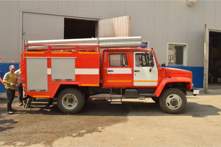 سيارة صهريج إطفاء AC-(1.0-1.6)-40، نموذج 58811G على هيكل GAZ