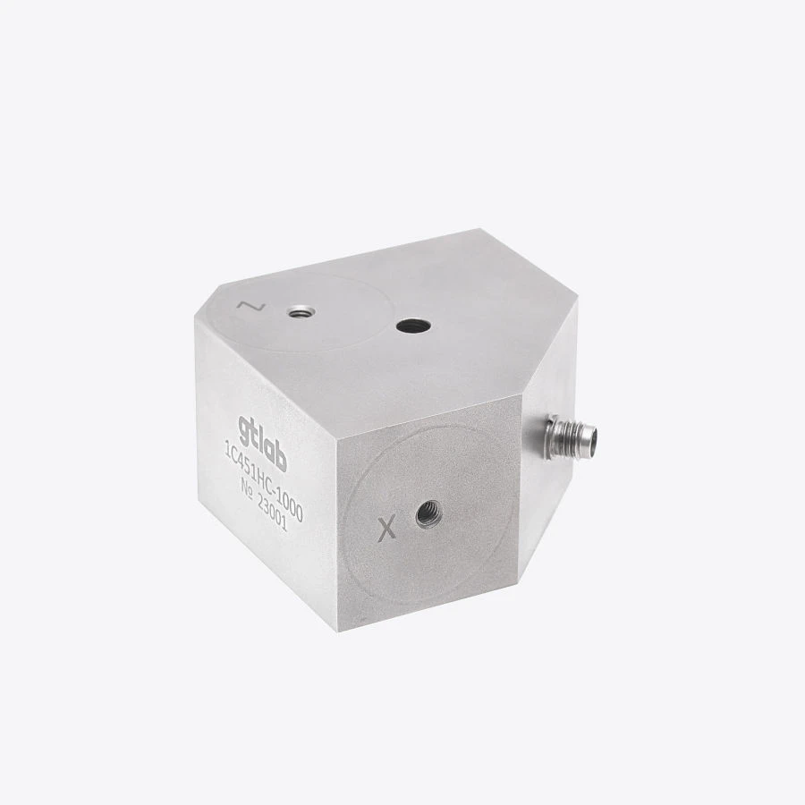 مقياس تسارع ذو خرج شحن 1C451НC-500