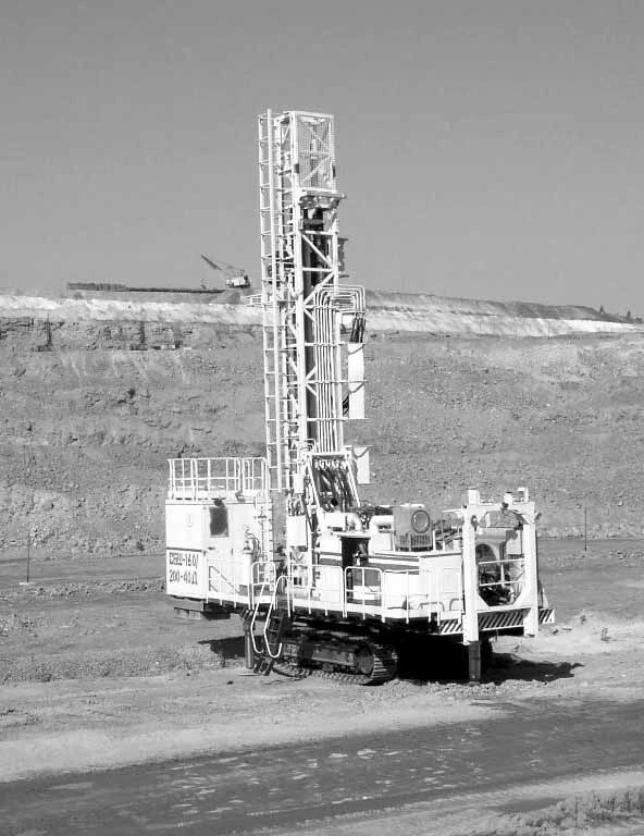جهاز حفر هيدروليكي ديزل للتعدين السطحي SBSh-160/230