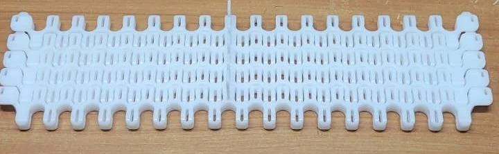 Modular Conveyor Belt ML101R POM (xx X xx mm; longitudinal separator; POM pin; clips)