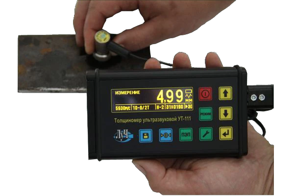 مقياس السماكة بالموجات فوق الصوتية UT-111