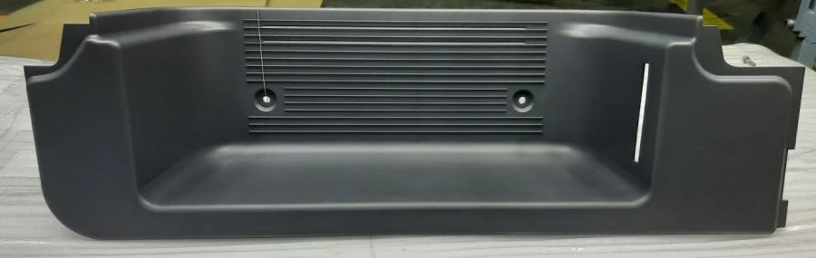 Right Exterior Step Cover for Cabin A22R23-5109036