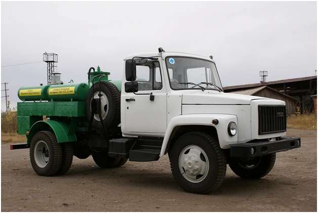 سيارة خاصة مزودة بنظام تعقيم DUK-1-02 على منصة GAZon S41R13