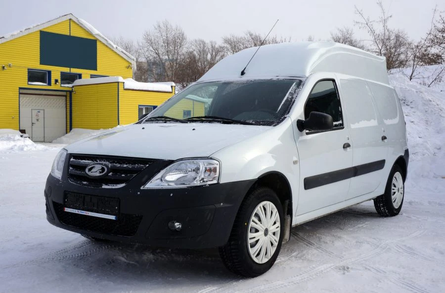سيارات الركاب الخاصة LADA LA 1806N7