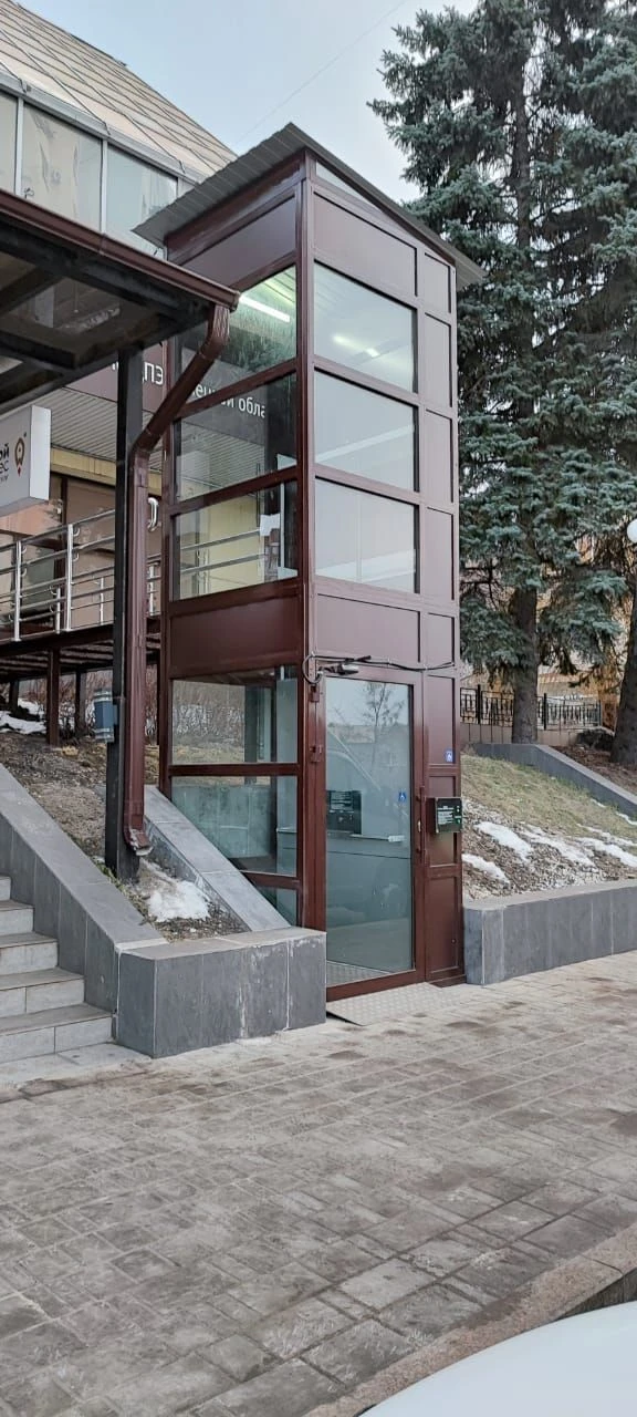 Closed Lift Platform for Disabled Individuals - PTU-V