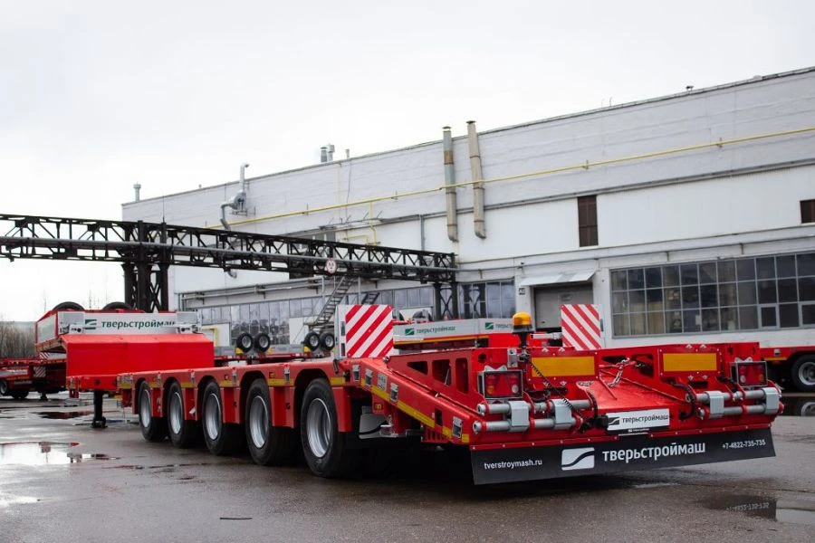 Specialized Heavy-Duty Semi-Trailer Tversoyrmash 993951 Mod 0022 with Ramps and Fittings