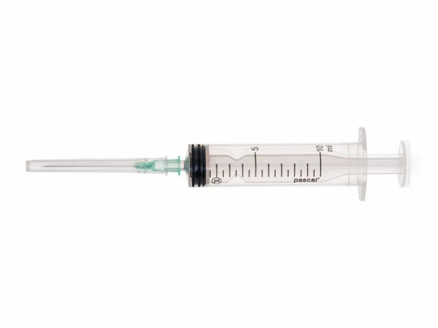 حقنة معقمة للاستخدام مرة واحدة سعة 10 مل نوع لور مع إبرة 21G × 1