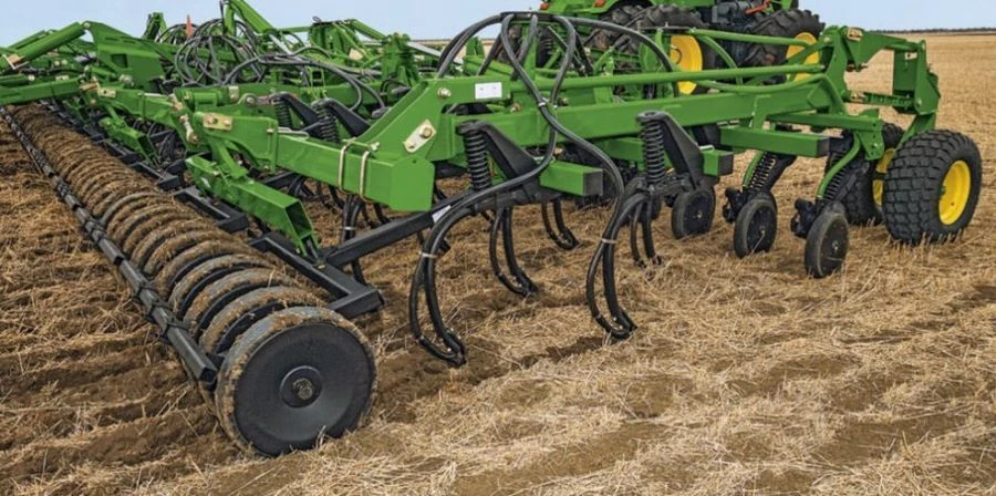 Pneumatic Tow-Behind Seeder Model 1830
