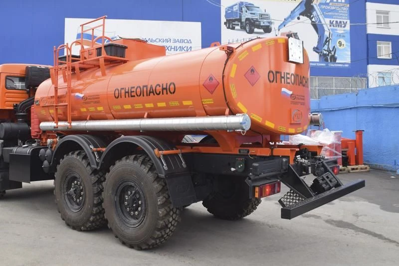UZST03 Fuel Tanker for Light Oil Products, Model 6619A-24 on KAMAZ 43118-RR