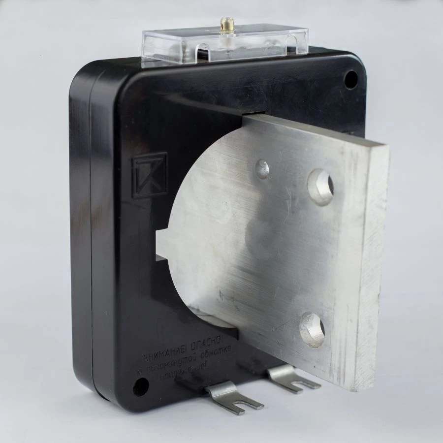 محول تيار T-0.66 M 10 VA