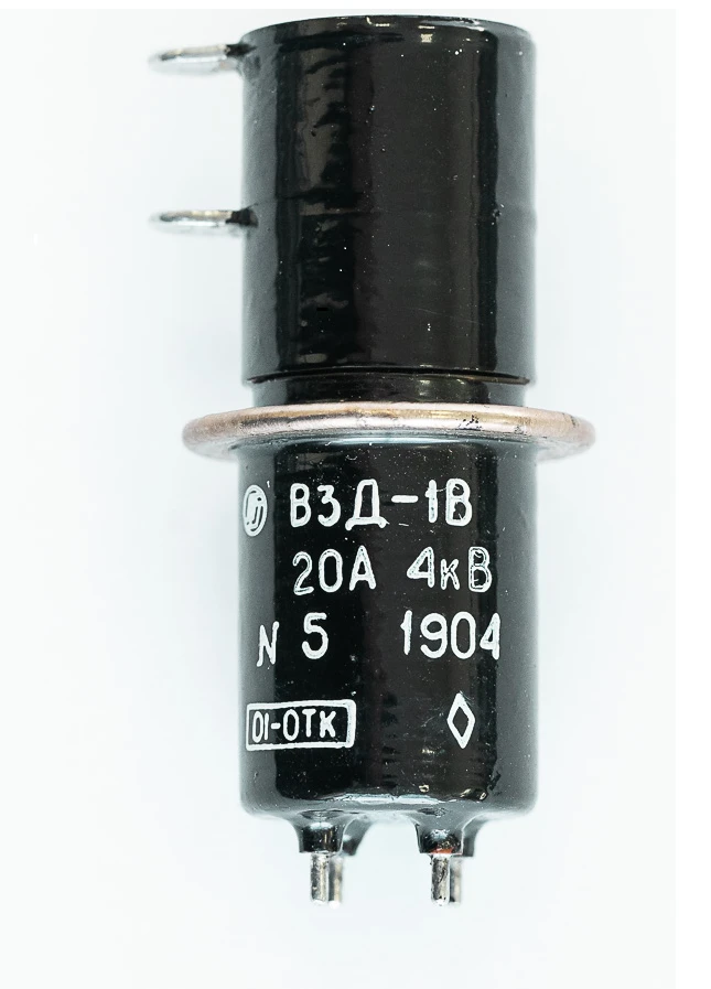 قاطع الدائرة الفراغي عالي التردد V3D-1V