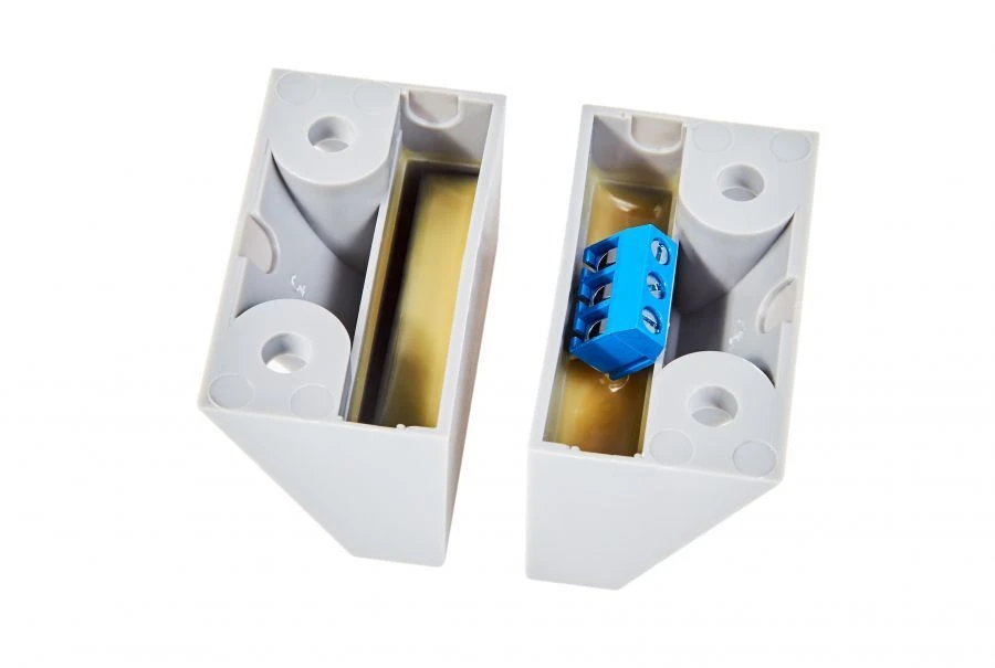 Magnetic Contact Security Sensor IO 102-20 B2P V (3 Contacts)