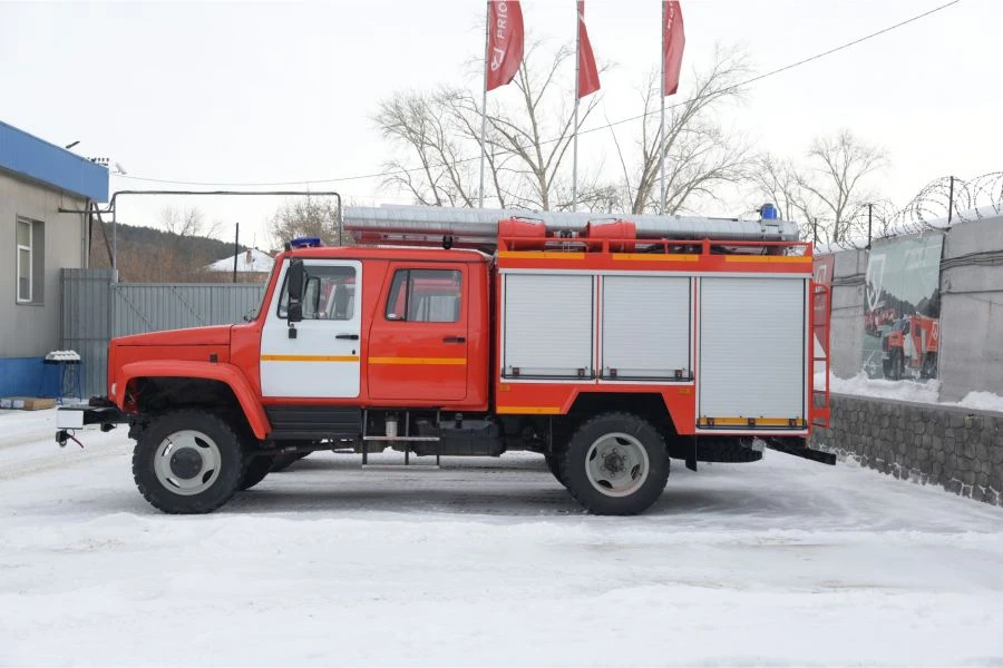 سيارة إطفاء AC-(1.0-2.6)-40، نموذج 58811E على هيكل GAZ Chayka-Service 27849K