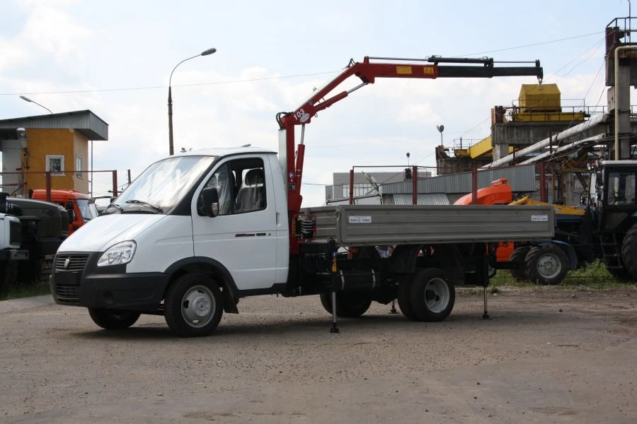 مركبة نقل مزودة بذراع رافعة NR811T2S