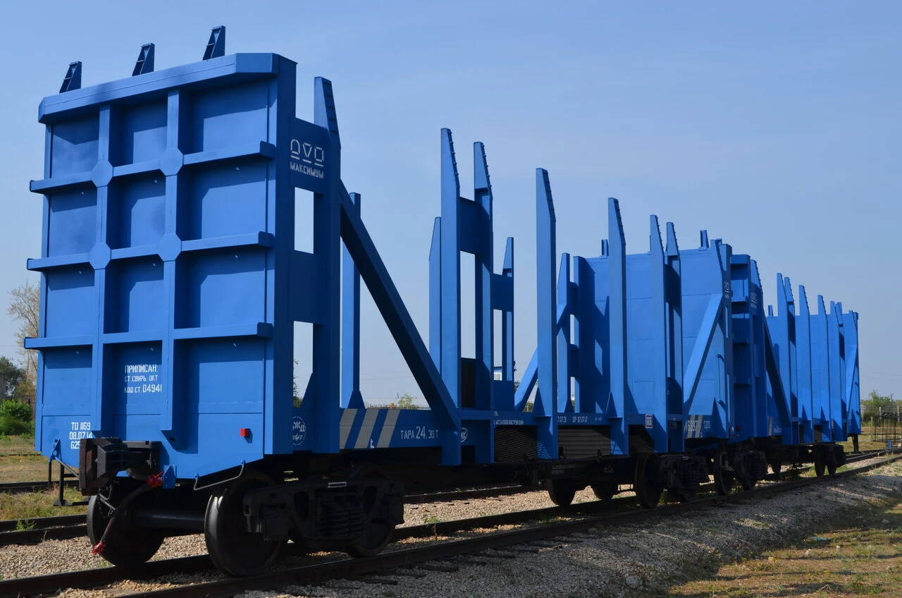 Heavy-Duty Platform for Transporting Timber, Containers, and Pipes Model 13-9744-02