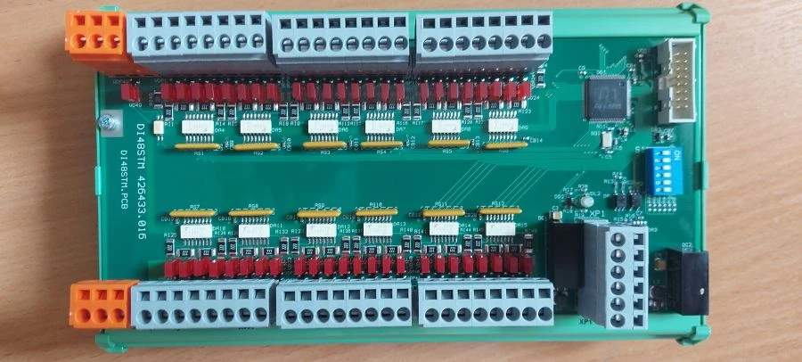 وحدة إدخال الإشارات المنفصلة لـ 48 إشارة DI48-STM 426433.016