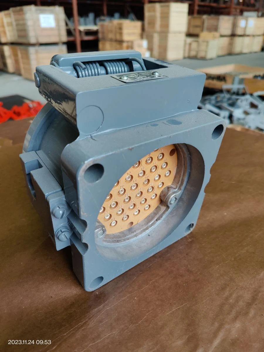 مقبس التحكم RU-167-U1 لقطار ED-4 الكهربائي