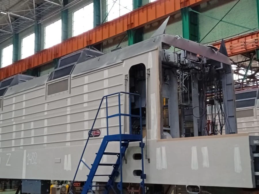 Painted Metal Body for Electric Locomotive 5ТС.340.337-06