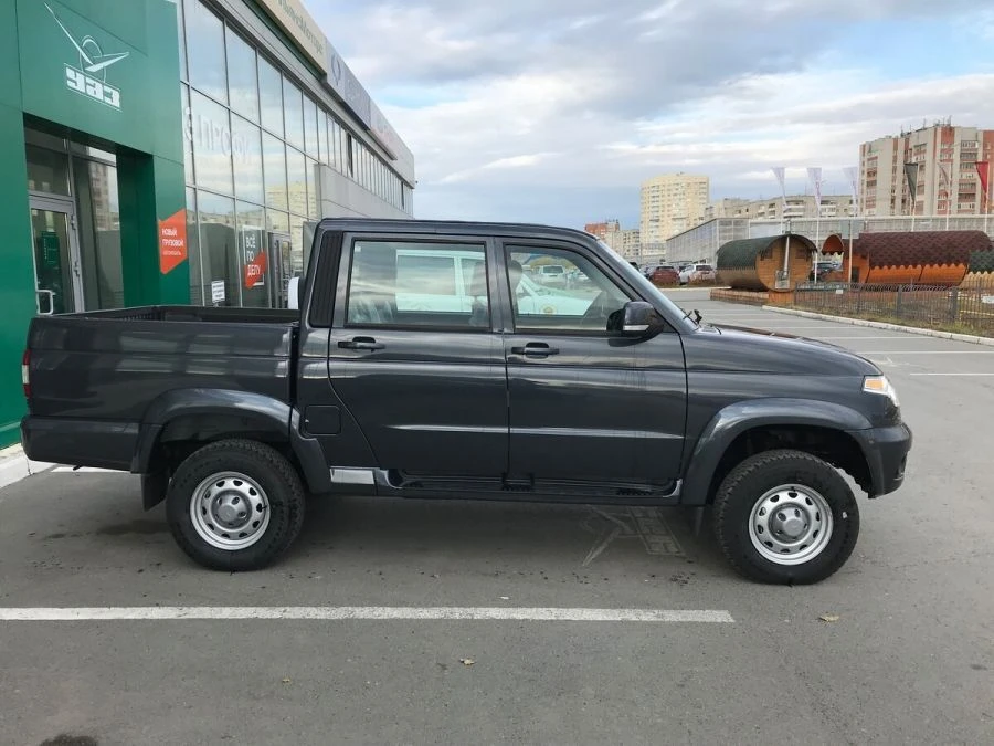 شاحنة UAZ بيك أب 23632-145 - شاحنة دفع رباعي