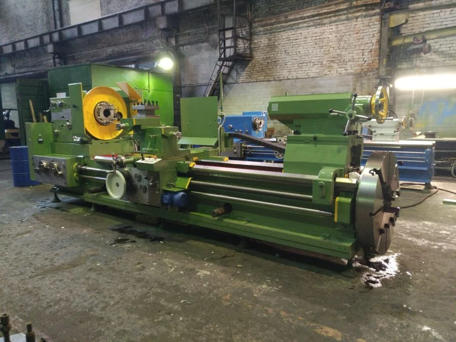 Precision Lathe Machine for Turning and Threading RT117F1-3