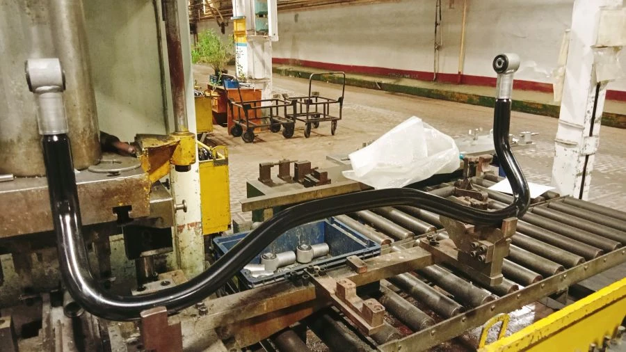 قضيب مثبت مع نهايات C40R13-2916014