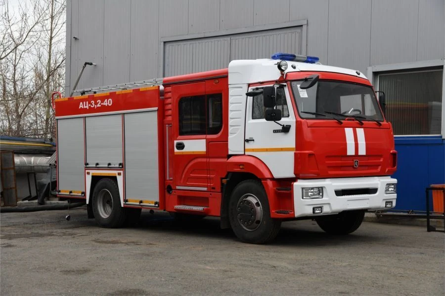 شاحنة إطفاء AC-3.2 (40-70) موديل 58815K43253 على هيكل كاز-43253-G5