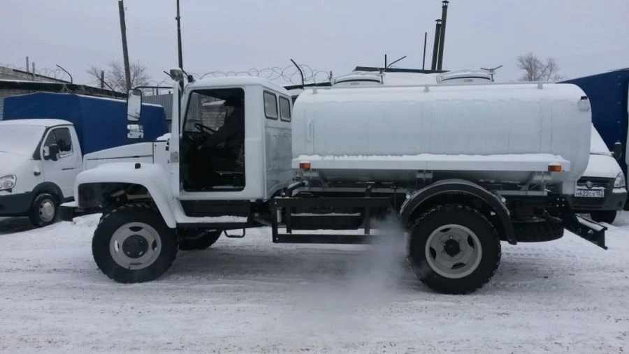 Food Liquid Transport Vehicle (Tank Truck) 47120, Modification 47120S on GAZ 33086 Chassis