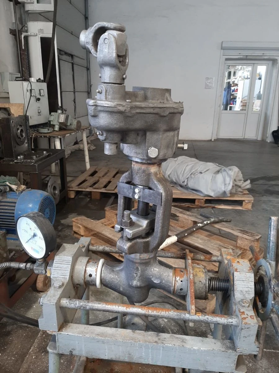 Two-Position Shut-Off Valve 1055-32-EA