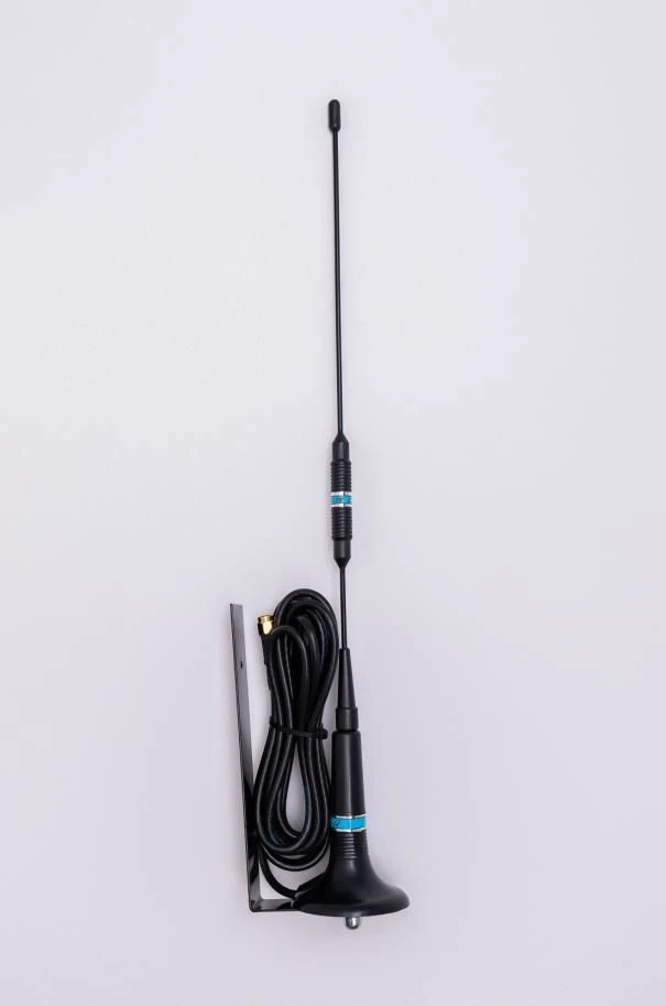 هوائي GSM 900/1800 مع قاعدة تثبيت 711